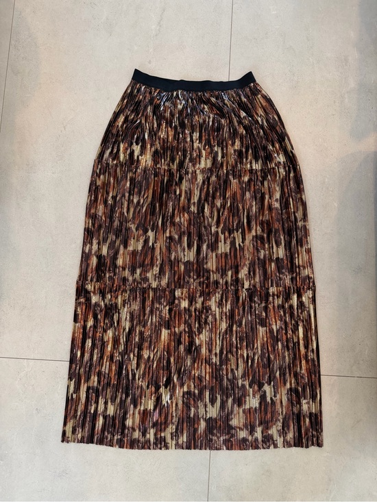 Johnny Was Dresses & Skirts - Johnny Was Metallic Pleated Animal Print Midi Skirt